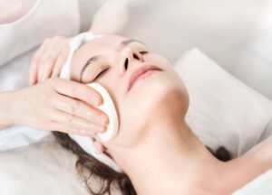 Read more about the article Revitalize Your Skin with Deeply Nourishing Facials at Santo Salon and Spa